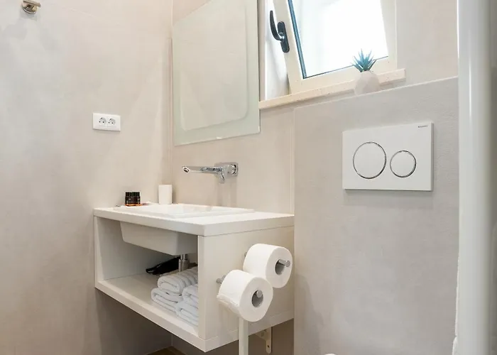 Jakic 2 フヴァル