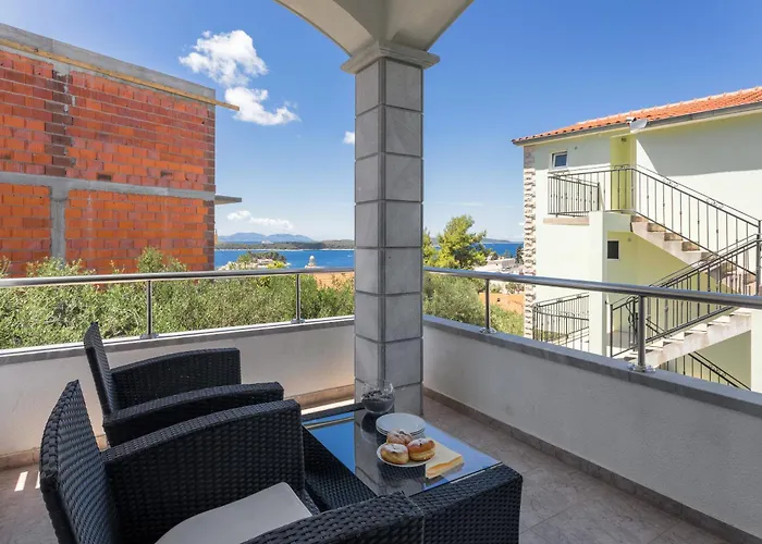 ゲストハウス Jakic 2 4*