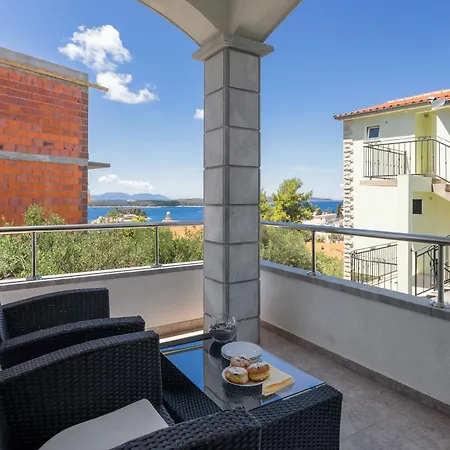 Pensjonat Jakić 2 4*