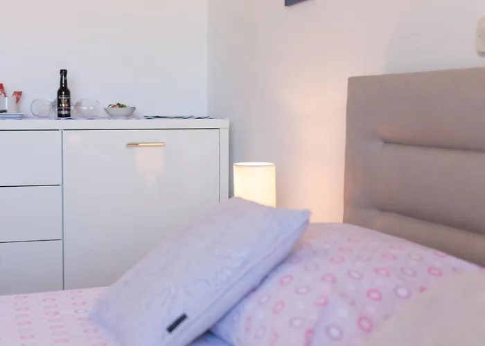 Jakic 2 Gostinjska kuća 4*